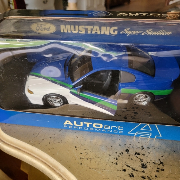 RARE AUTOart Ford Mustang Super Stallion 1/18 scale diecast PLEASE READ !!!! - Picture 11 of 13